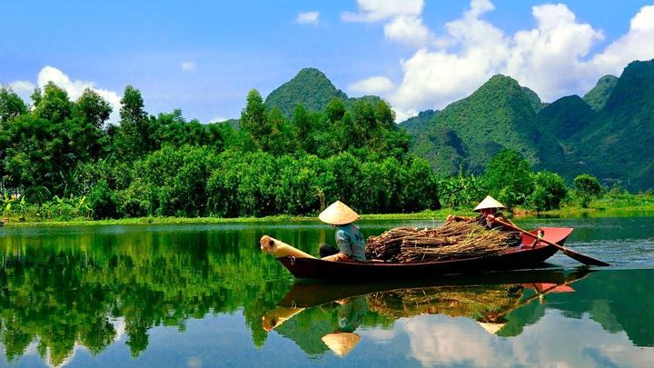 Chuyên gia Hotspot Matrix phân tích: Phương Oanh diện set đồ 50 và marketing video