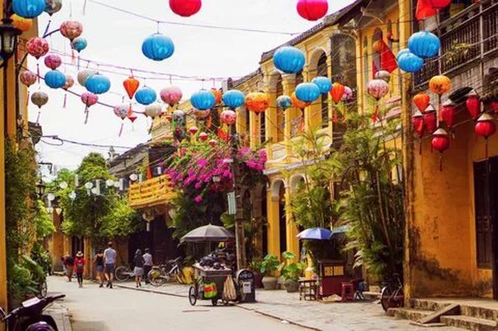 Quần dáng cong đang gây sốt với thiết kế độc đáo và tính ứng dụng cao, giúp tạo hiệu