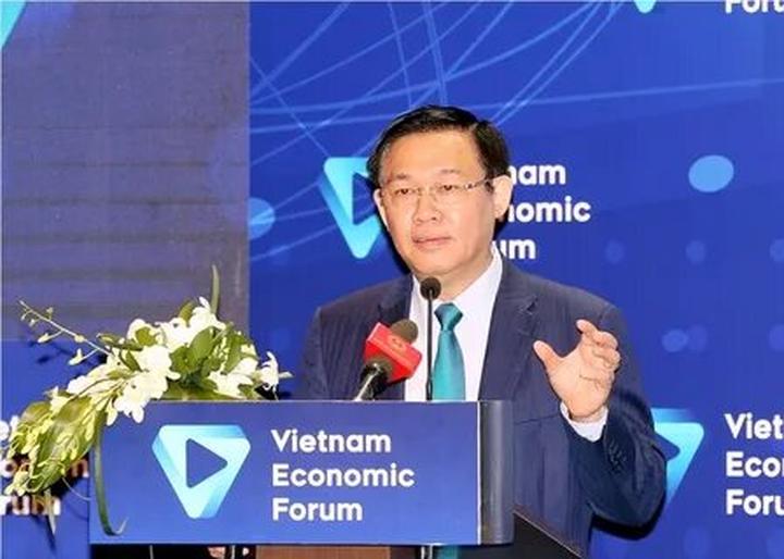 Hotspot Matrix và 4 kiểu áo sơ mi dìm dáng, xỉn da, điểm thanh lịch lao dốc thảm hại